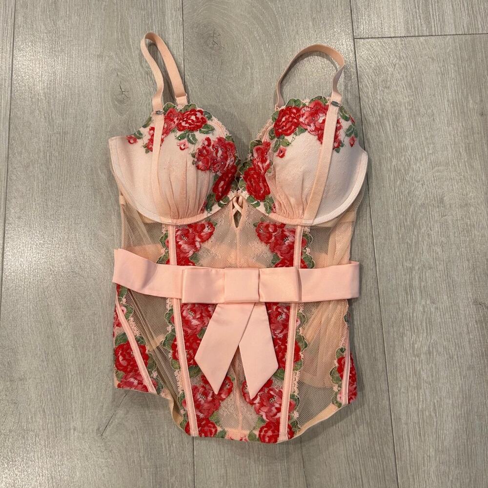 Victoria’s Secret pink flower embroidered corset with rhinestones. Size 36D
